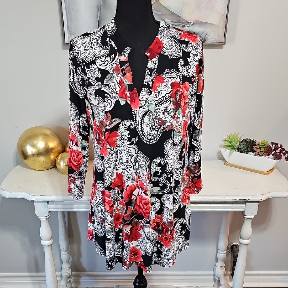 3 for $20 ❤️ Southern Divas Floral Paisley Tunic Dress Small